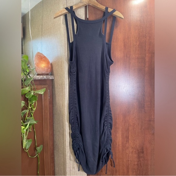 DAILY PRACTICE BY ANTHROPOLOGIE SLEEVELESS RUCHED MINI DRESS - In Navy Blue - Picture 4 of 8